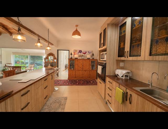 4 BEDROOM HOUSE FOR SALE IN COUNTRY CLUB